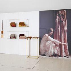 存在感のあるフリンジがポイント【クロエ】新作バッグ