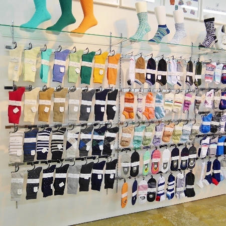 フリンジソックス、梅雨時期に助かる撥水ストッキング【福助】新作