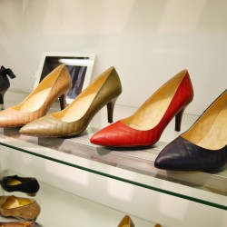 急な雨でも安心【プールサイド】レインブーツに見えない雨の日の靴