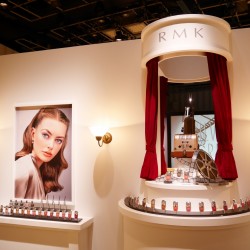 RMKの秋冬新作！クラシカルにつやめく女優顔 ＃RMKシルバースクリーン