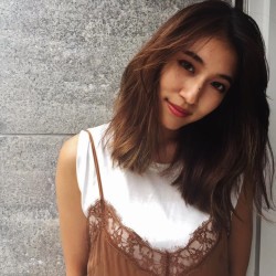 女性らしさをプラスするのが気分【有末麻祐子】私服スナップ