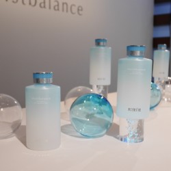 業界最小！肌にぐんぐん浸透する超微細ナノ化粧水【アクセーヌ】