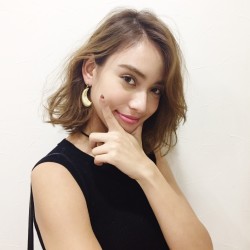 秋のくせに夏の出戻りスタイル！【滝沢カレン】私服SNAP