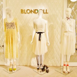 春夏レッグウエアのトレンドをチェック【ブロンドール】