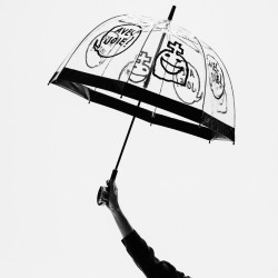 DEVASTEE と英国王室御用達ブランド『FULTON』がコラボ！日本限定発売