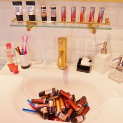 ＵＳで大流行の立体小顔メイク＃ストロビング 【メイベリン】