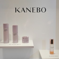 髪にもつけられるオイルがおすすめ♡女性のリズムに合わせてサポートするスキンケア【KANEBO】