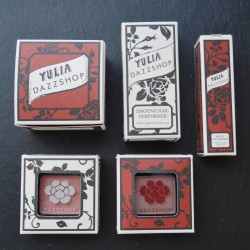 【DAZZSHOP】マドモアゼル・ユリア氏とコラボの限定パッケージ