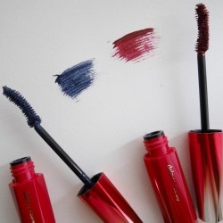 カラーマスカラでも印象的な目もとに【デジャヴュ】オフィスシーンでも使えるカラー