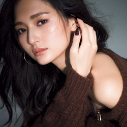 大人気ヘアメーク 笹本恭平さん x JJモデル 山賀琴子 “美人に見える”ブラウン顔