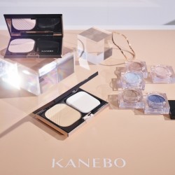 青の美しさで透明感をつくる【KANEBO】2018.春夏