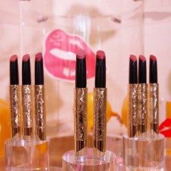 荒れた唇もふっくら 【FANCL】自然な血色感がでるルージュ