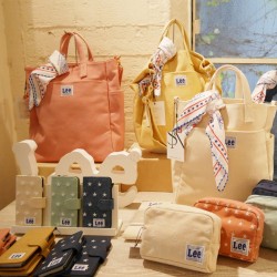 使いやすさを考えたカジュアルなバッグ【Lee×SMIR NASLI】