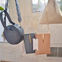 女性を美しくみせる アクセサリーのようなデザインバッグ【Gem.】