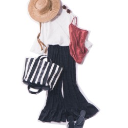 おしゃれな人の旅行先でのぺたんこ靴コーデ12