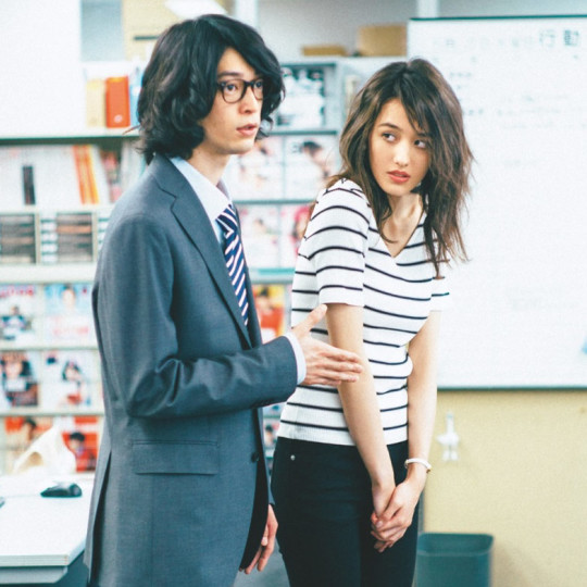 新人リサ×GUの〝脱五月病〞着回し物語 Vol.2