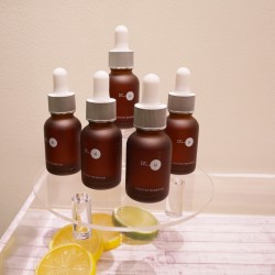 毛穴の黒ずみ、開き、たるみにも【ドクターケイ】トリプル作用の美容液