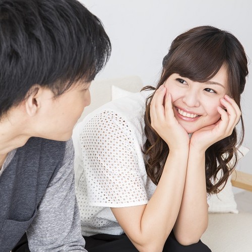 気になる彼を射止めたい♡ドキッとさせる「モテしぐさ」3選