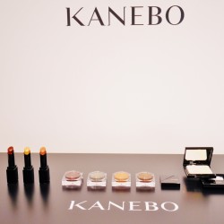 肌に溶け込む “にじみゴールド” をひそませて【KANEBO】秋冬新作