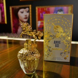 甘くミステリアスなウッディーフルーティーフローラル【ANNA SUI】新作フレグランス