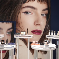 お肌はふんわり、目元は強さを。自然派ブランドの秋冬メイク【ETVOS】