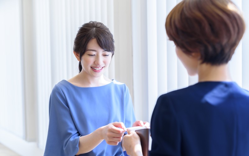 一度に名刺を複数もらったときどうする？正しい名刺交換マナー