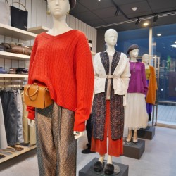 【B:MING】リーズナブルな上質ニットがイチオシ