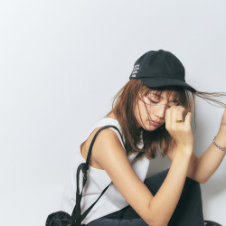 あの人気女優が着る！夏のモノトーン服９