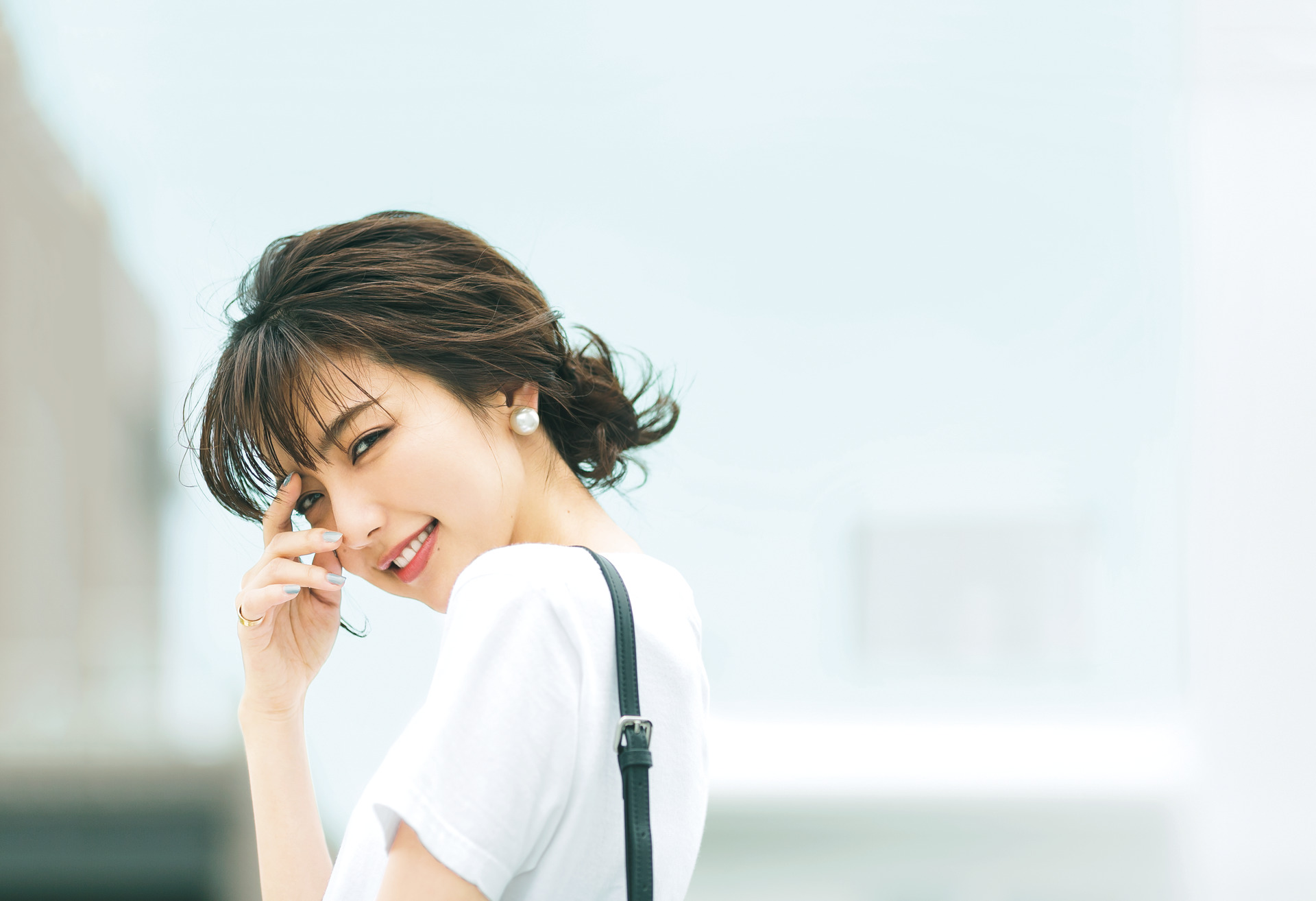 ＼真野恵里菜主演／スタイルよく見えてモテる「アップヘア」3選