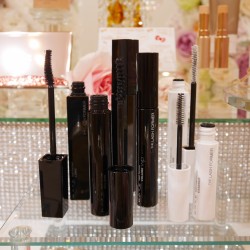 マスカラするたびカールがクセづくKATEの「進化系マスカラ」