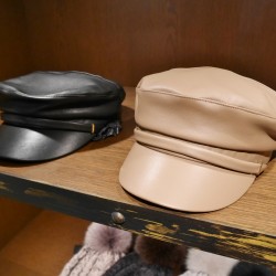 上品さにこだわった、オトナっぽくかぶられる「CA4LA」の新作