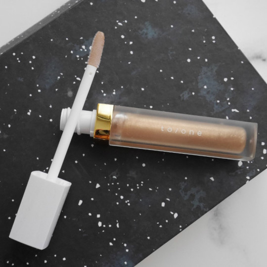 寒い季節に取り入れたい！あたたかな「透明感」メイク