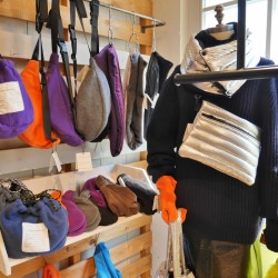 おとなっぽさを忘れない、スポーツテイストに合わせる小物はこれ！