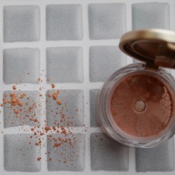 即あか抜け！眉毛に仕込むマルチパウダーテク