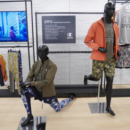 彼と本気でスポーツするなら♡カラーがおしゃれな「チャンピオン」の高機能ライン