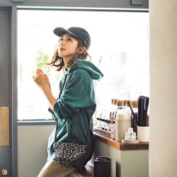 ＼真野恵里菜主演／Sサイズでもスタイルよく見える♡「モテるパーカコーデ」6選