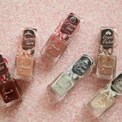 使いきりサイズがうれしい￥300のミニネイルにスモーキーな新色が登場。