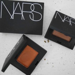 バターみたいに滑らかにのびて溶け込む♡リキッドパウダーアイシャドウがおすすめ