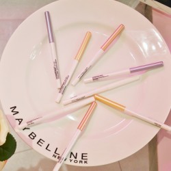 目もとにパール仕込ませ「目ヂカラ」つくるアイライナー