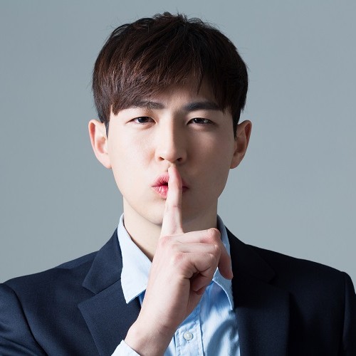 あなたの彼も…!?男性が水曜日の夜にこっそりしているコト3つ