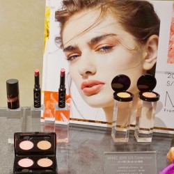 「MiMC」新作は究極のピンクを肌の内側に仕込んで、大人のピンクメイク