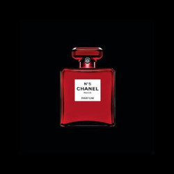 銀座と渋谷の街をジャック! 「CHANEL」が織りなす赤の世界