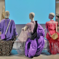 合わないようで合う♡冬のドレスアップはストリートMIXで