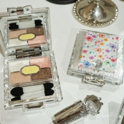 春のHAPPY顔のヒミツは、ふんわりもツヤも叶うチーク♡