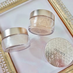 ＼超人気アイテムの新作／パールを使わないから自然彡   “生ツヤ”パウダー