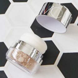 毛穴レスな透明感♡SPF50のパウダー日焼け止めは美白ケアも叶う