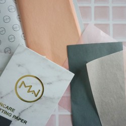 メイクの上から使える美容液！？“美容成分入り”「油とり紙」が気になる！