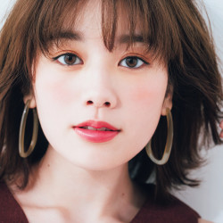 下地いらずで時短！人気ヘアメイクが選ぶ、今買うべきクッションファンデ