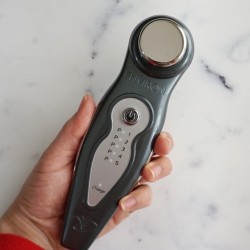 ＼即完売／速攻肌が変わる！医者開発の「美顔器」をJJライターが使ってみた