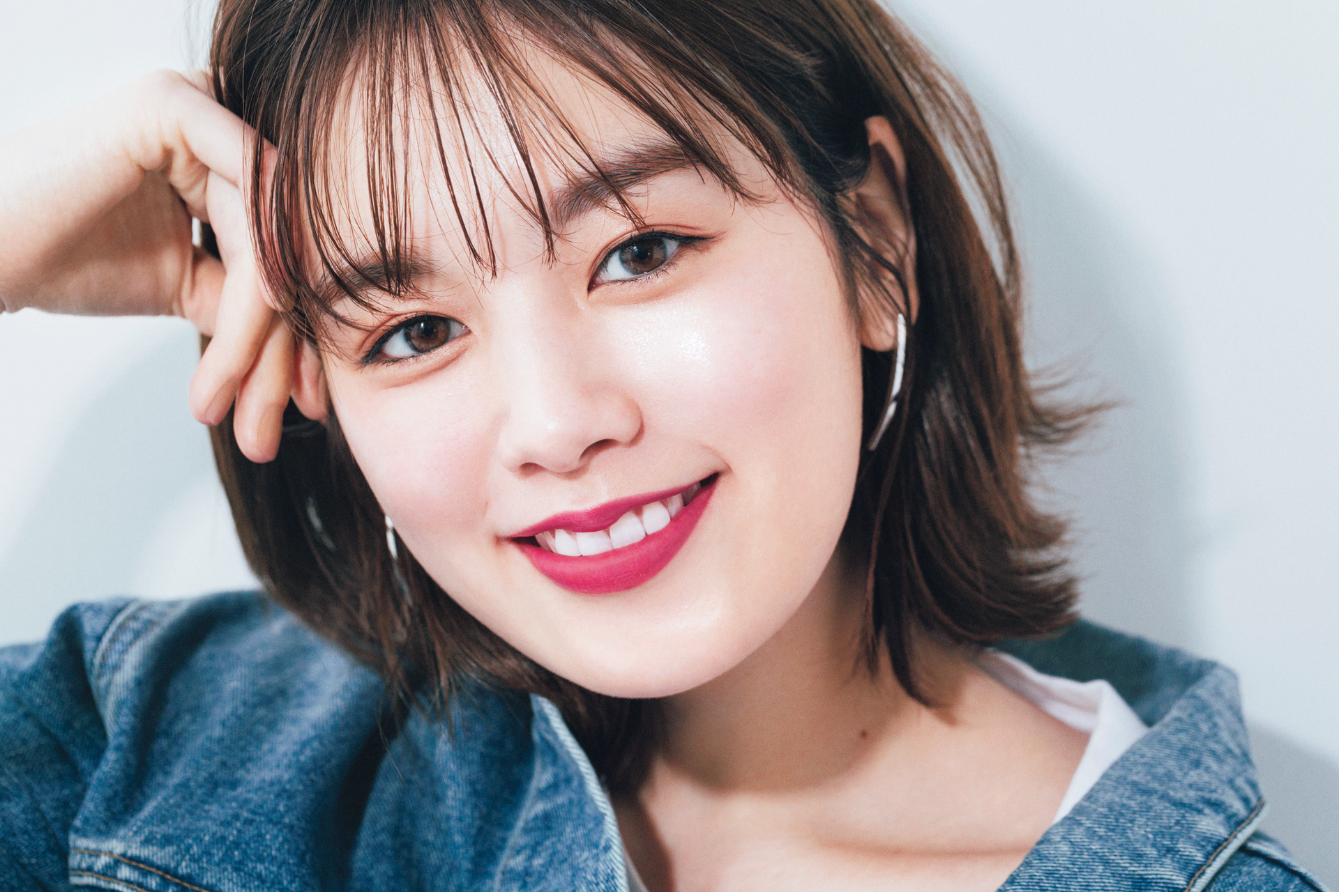 人気ヘアメイクが選んだ、最強のツヤ肌クッションファンデ6選